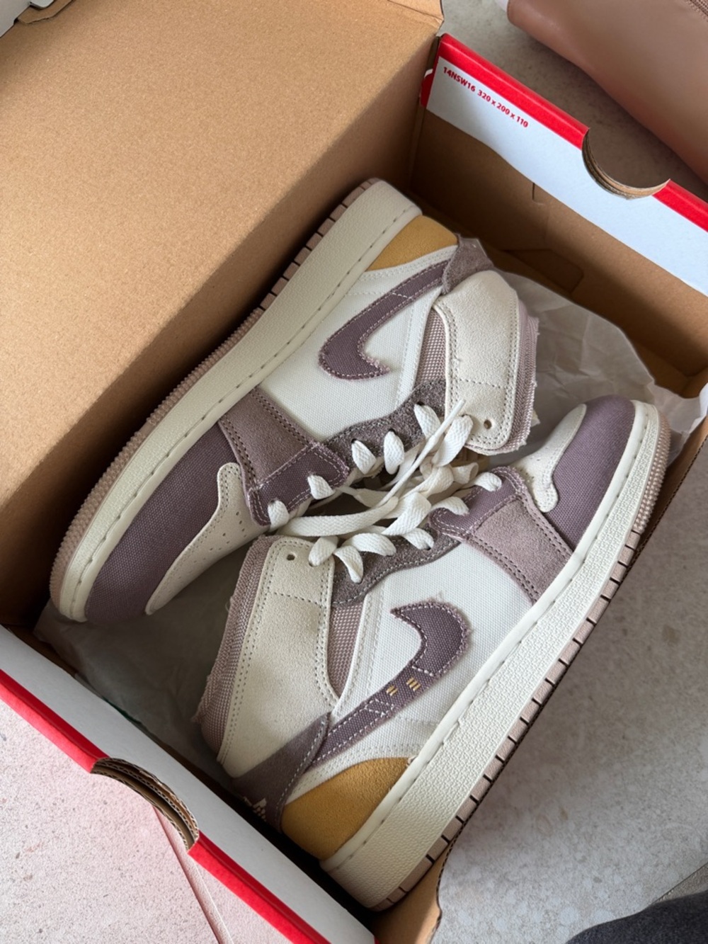 Nike Air Jordan 1 Sneakers Mid SE Taupe Haze